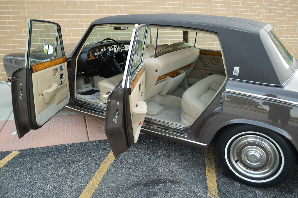 1969 Rolls-Royce Silver Shadow - Long Wheel Base ("LWB") - with DIVISION