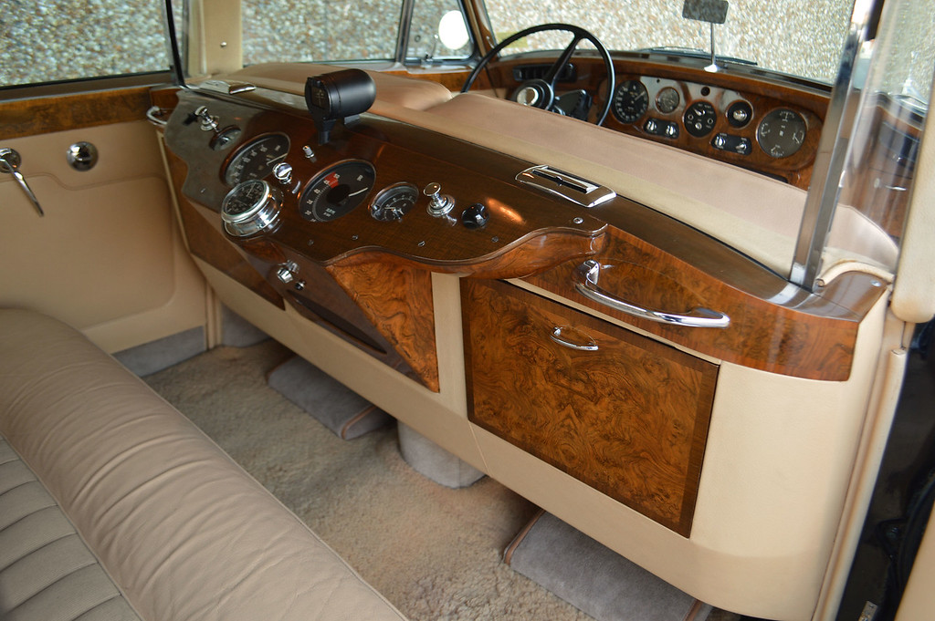 1962 Rolls-Royce Silver Cloud LWB with division