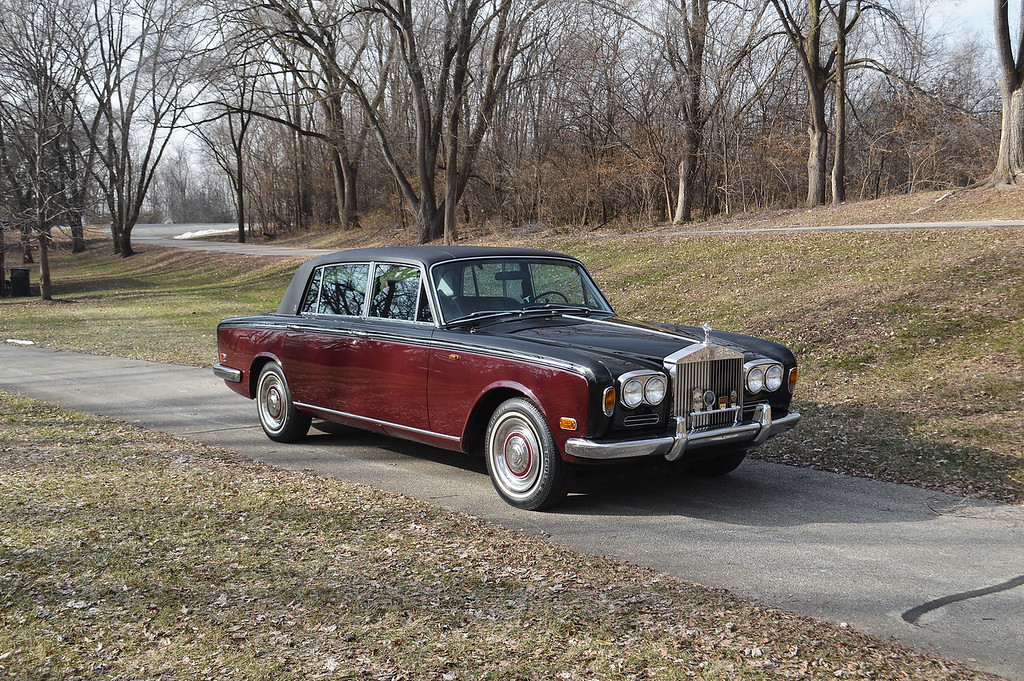 1971 Rolls-Royce Silver Shadow - Long Wheel Base ("LWB") - with DIVISION