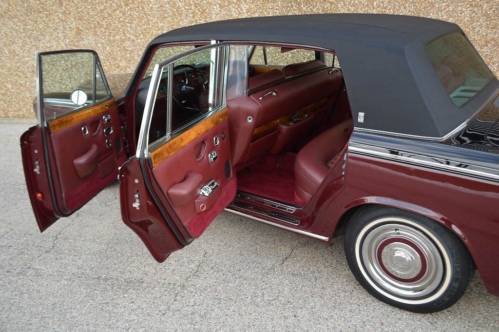 1971 Rolls-Royce Silver Shadow - Long Wheel Base ("LWB") - with DIVISION