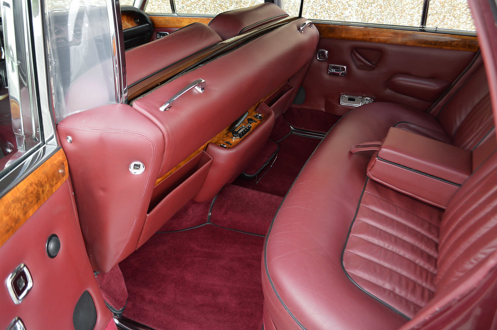 1971 Rolls-Royce Silver Shadow - Long Wheel Base ("LWB") - with DIVISION