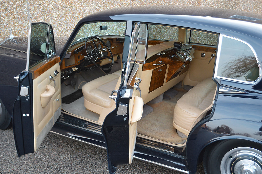 1962 Rolls-Royce Silver Cloud LWB with division