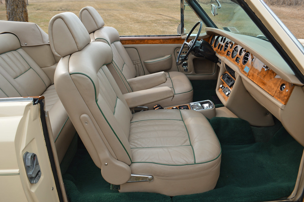 1972 Rolls-Royce Corniche - convertible by HJ Mulliner Park-Ward