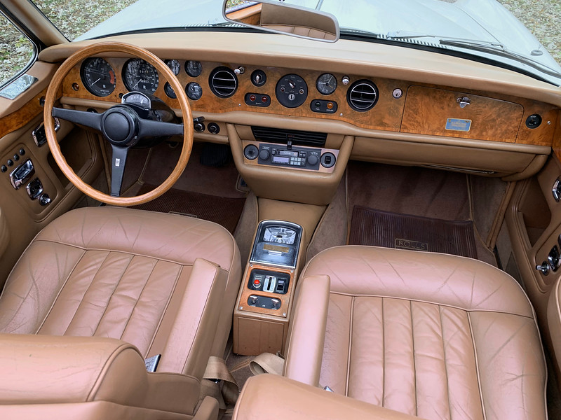 1971 Rolls-Royce Corniche - convertible by HJ Mulliner Park-Ward