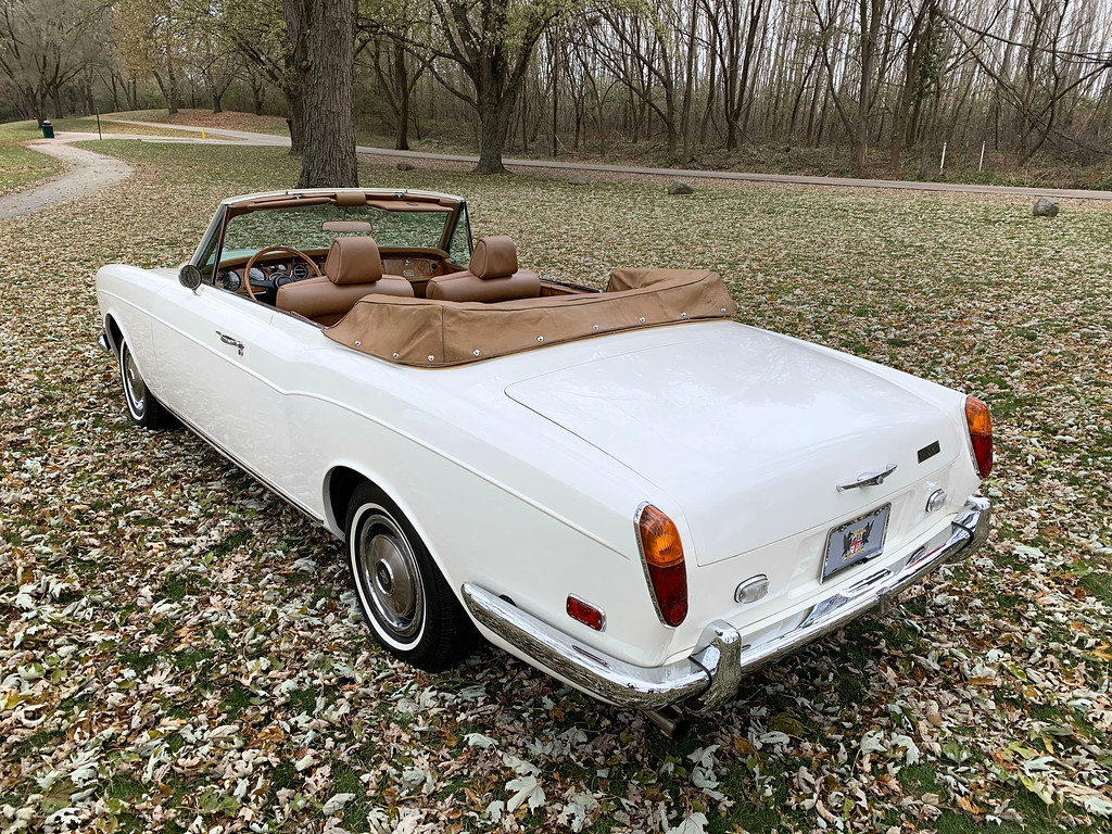 1971 Rolls-Royce Corniche - convertible by HJ Mulliner Park-Ward