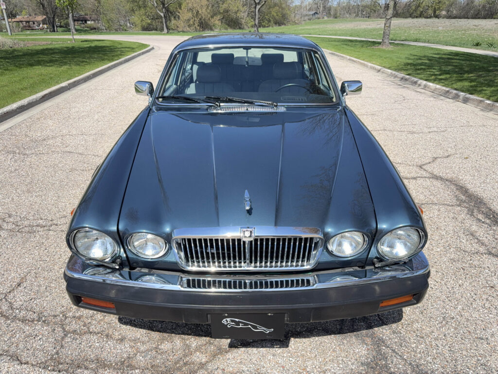 1986 Jaguar XJ6 saloon