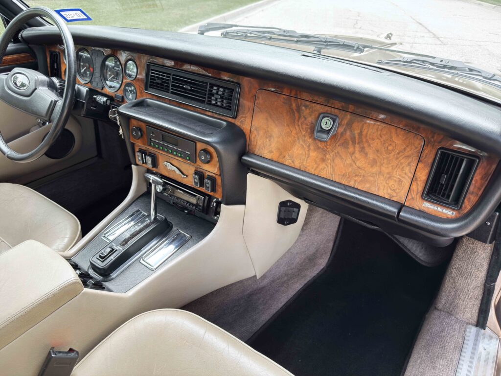 1985 Jaguar Vanden Plas saloon