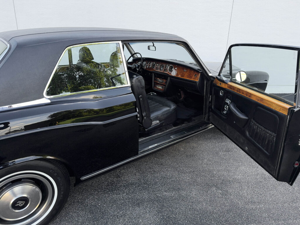 1975 Rolls-Royce Corniche Fixed head Coupe ("FHC")
